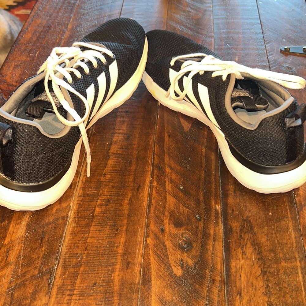Adidas men’s size 10 black and white sneakers - Picture 7 of 11